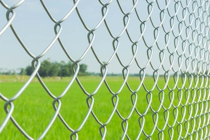 Fencing Chain Link Net For Fencing Mesh D Fence Wire Height 4 Feet/Length: 50 Feet Diameter:2.6 Mm Size 4X4 Inches Ideal For Fencing(12 Gauge Wire)