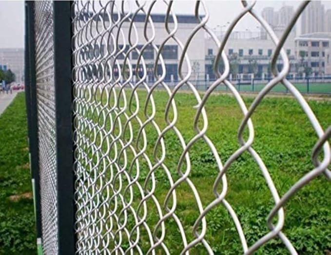 Fencing Chain Link Net For Fencing Mesh D Fence Wire Height 5 Ft Bundle Length: 50 Ft Diameter:2.6 Mm Size 4X4 Inches Ideal For Fencing (12 Gauge Wire)